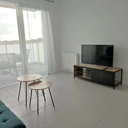 Appartement T2 Avec Balcon Tout équipé 300m Marché Central *