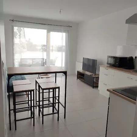 T2 Avec Balcon Tout Equipe 300m Marche Central Apartment Royan