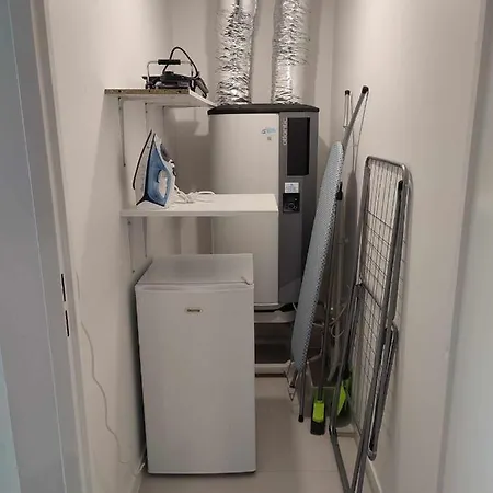 Appartement T2 Avec Balcon Tout équipé 300m Marché Central